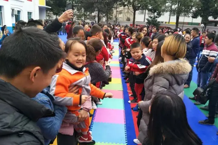 幼儿运动会游戏_幼儿运动游戏的好处_幼儿游戏运动的重要性